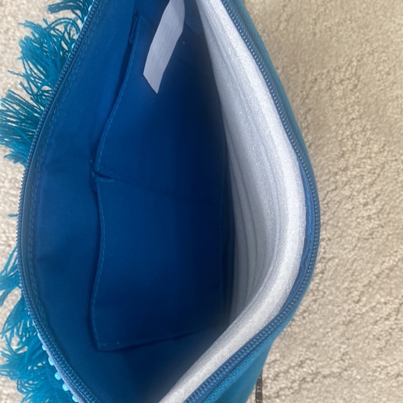 Cute fringed and beaded purse - Picture 3 of 6